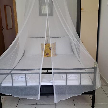Apartmani Zderic Gradac  Buitenkant foto