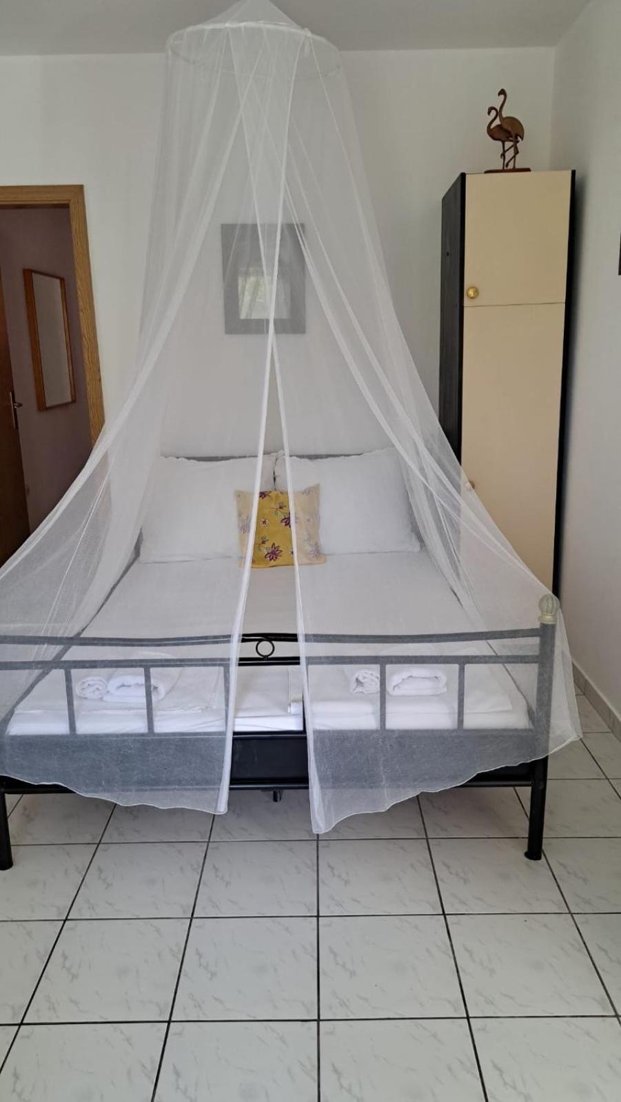 Apartmani Zderic Gradac  Buitenkant foto