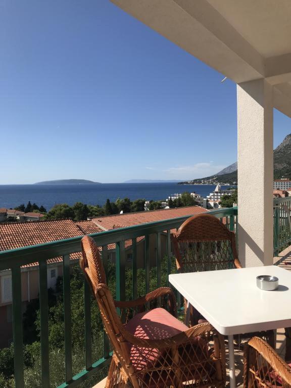 Apartmani Zderic Gradac  Buitenkant foto