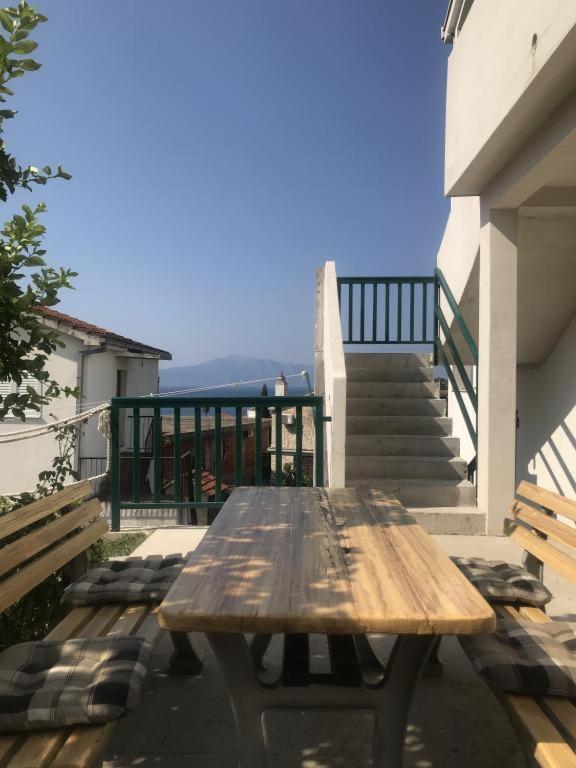 Apartmani Zderic Gradac  Buitenkant foto