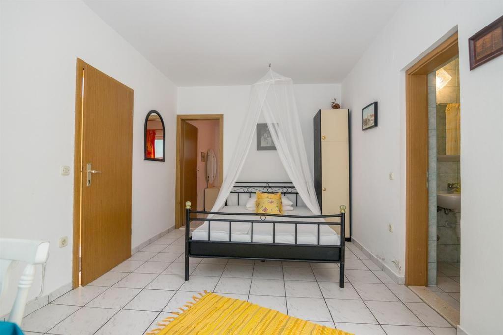 Apartmani Zderic Gradac  Buitenkant foto