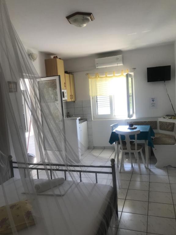 Apartmani Zderic Gradac  Buitenkant foto